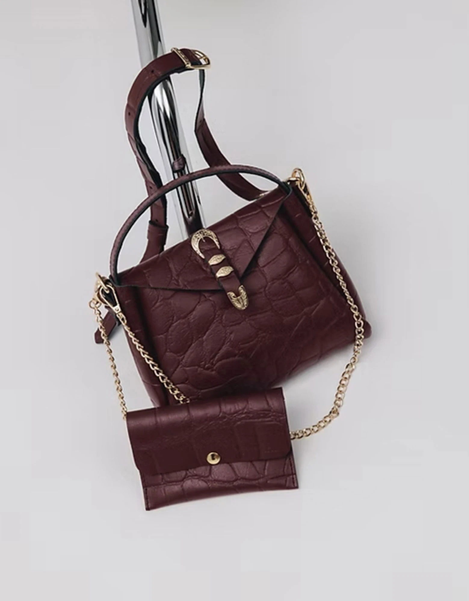 Here with me bag cherry-gold — Individual Art Leather