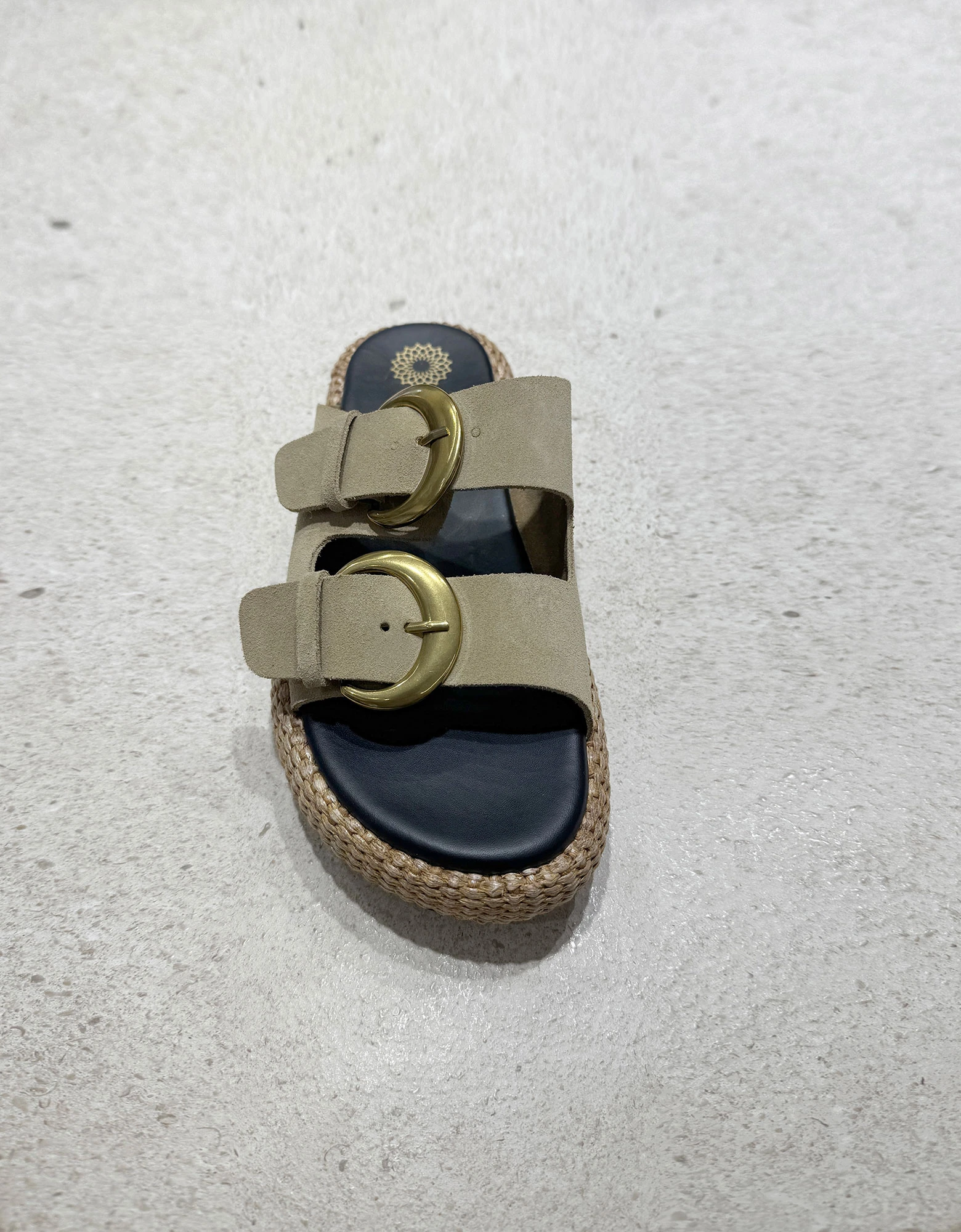 8401 suede sandals beige — Ateneo