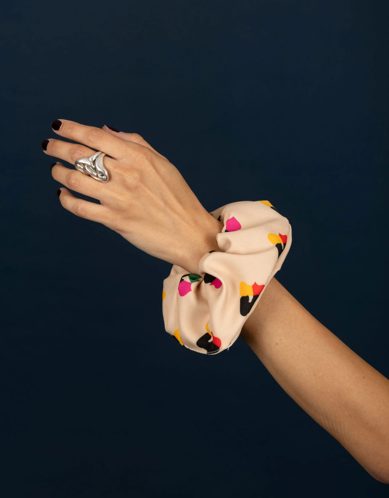 Adele scrunchie ecru — Chaton