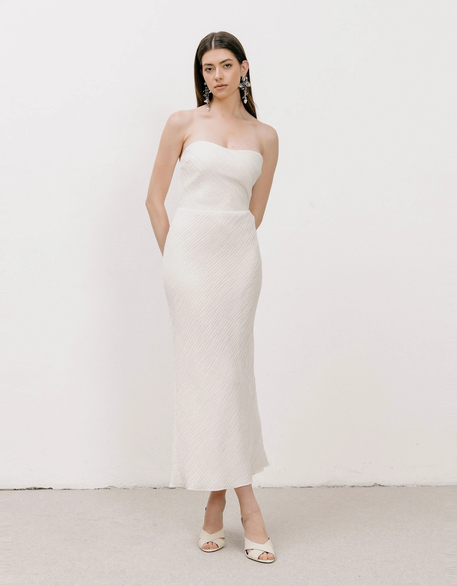 Georgia Sini Halo dress off white — φωτογραφία 1 από 4