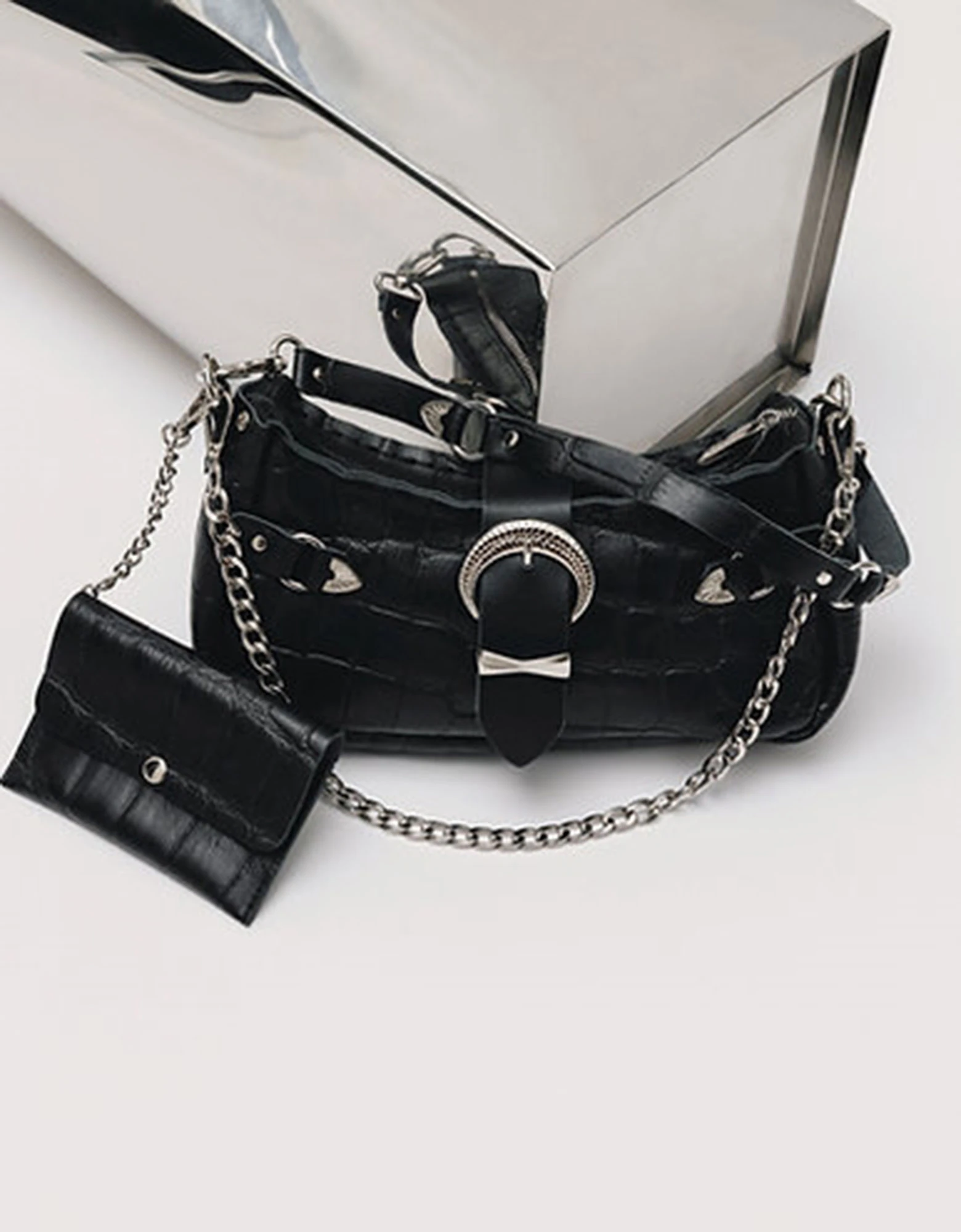 Kiss of life bag black-nickel — Individual Art Leather