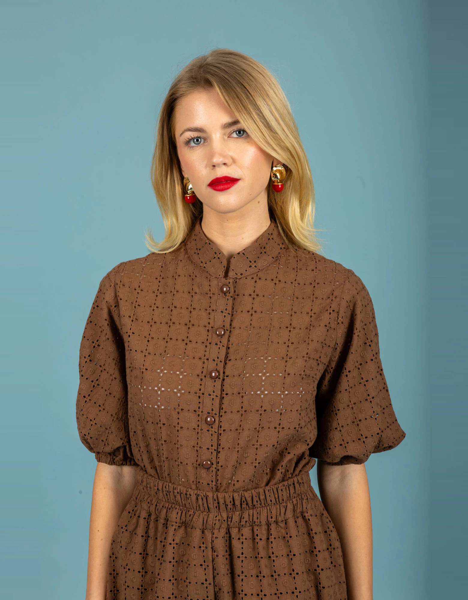 Leora shirt chocolate — Chaton
