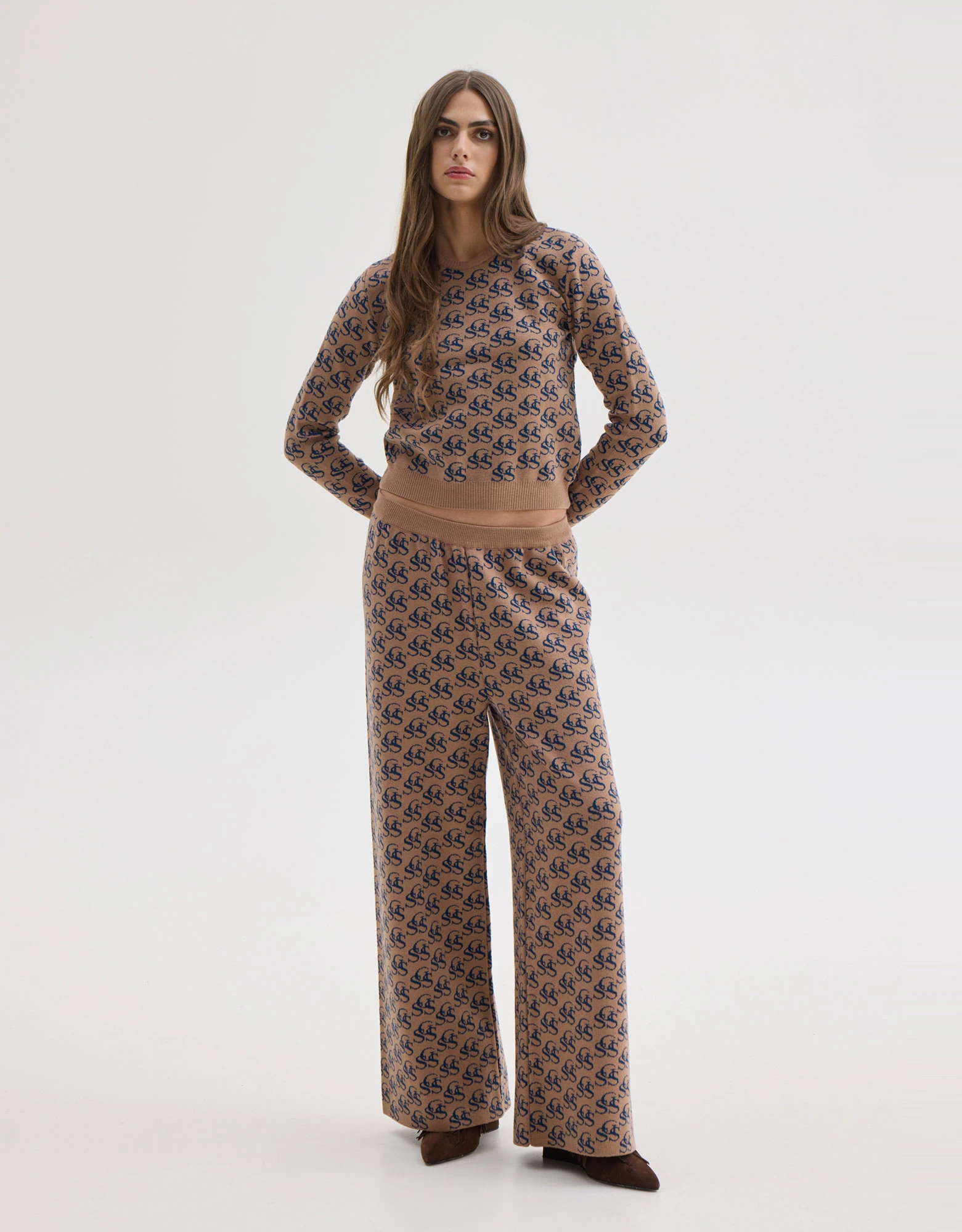 Nancy knit pants beige/blue ssg print — Sunset go