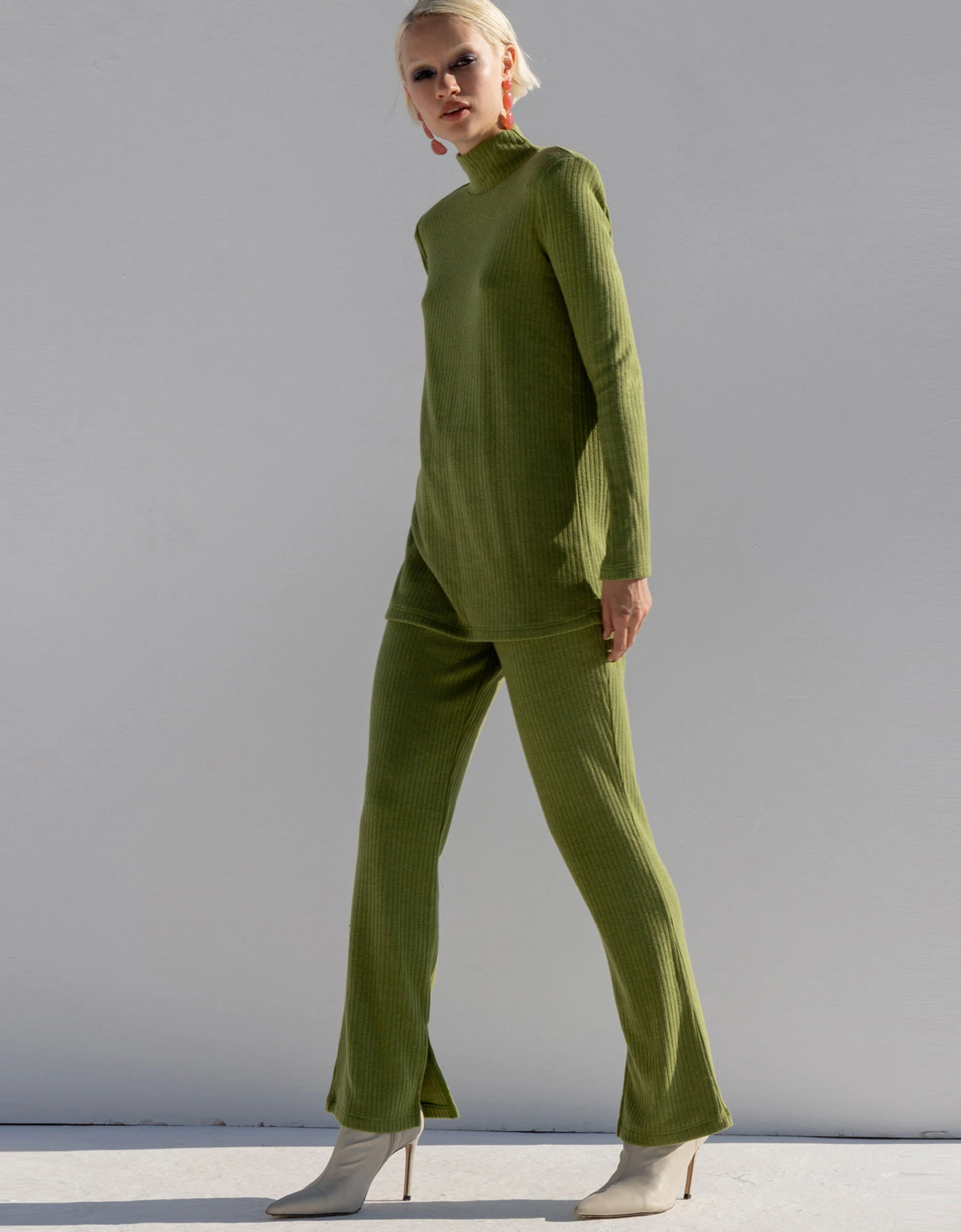 Mallory the label Malissa olive pants — photo 3 of 5