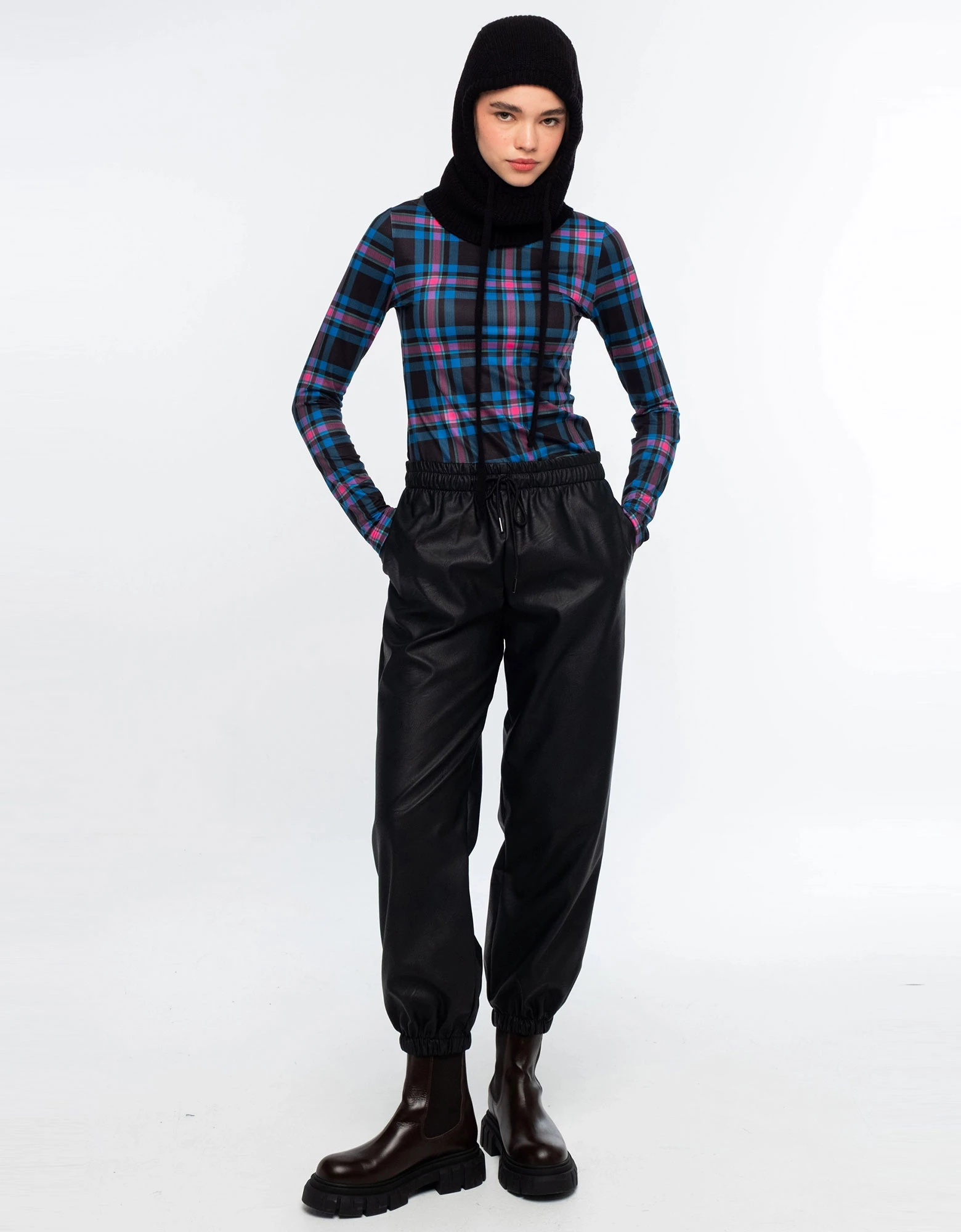 Sleek pants — Peace and Chaos